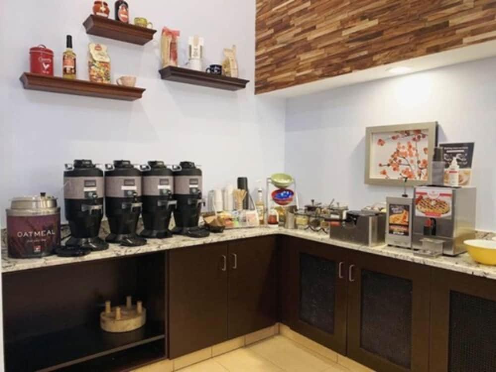 Tysons Corner Suites, A Baymont By Wyndham Vienna Ngoại thất bức ảnh
